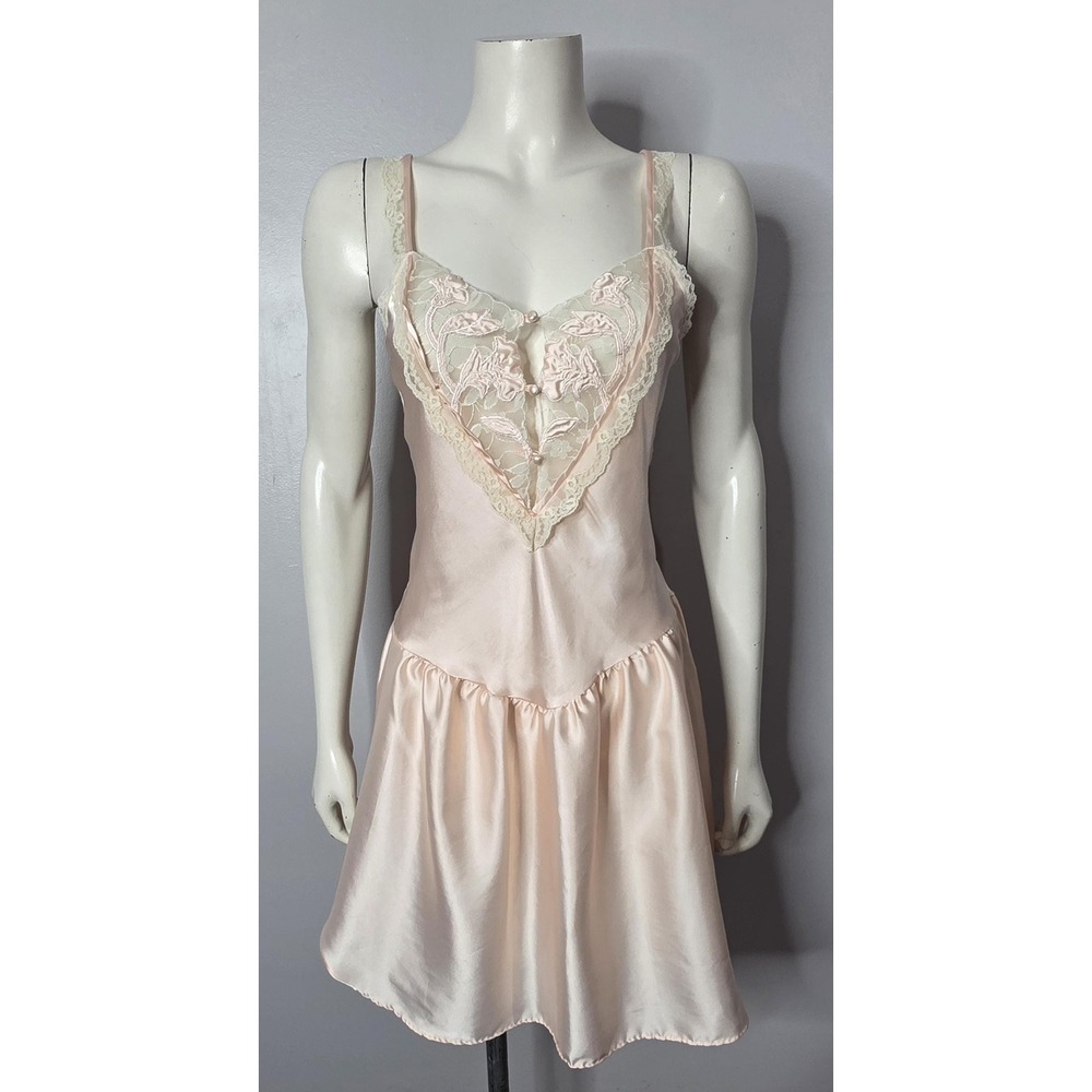 Vintage 1980s Romantic Pink Lace Chemise by Ilise Stevens